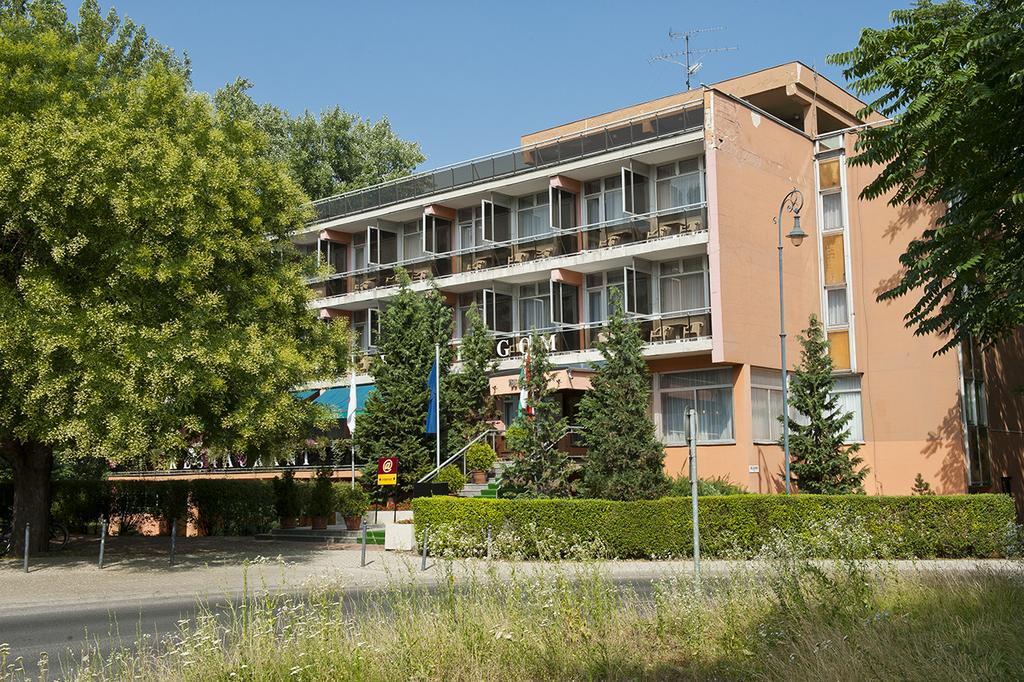 Hotel Esztergom Eksteriør bilde